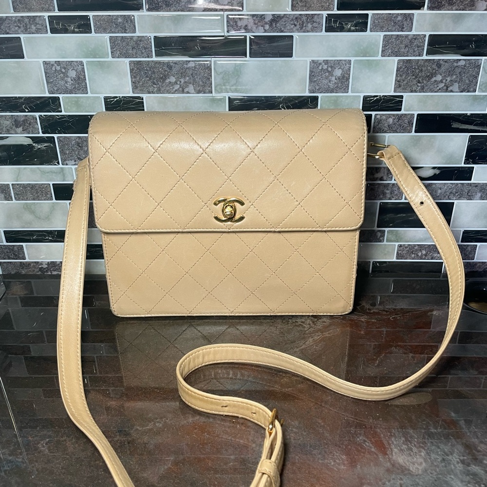 Chanel Vintage Quilted flap crossbody bag